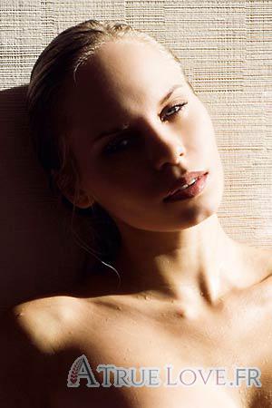 117645 - Alexandra Âge: 23 - Ukraine