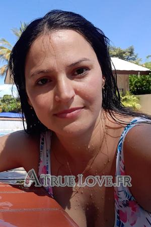 200285 - Hellen Âge: 33 - Costa Rica