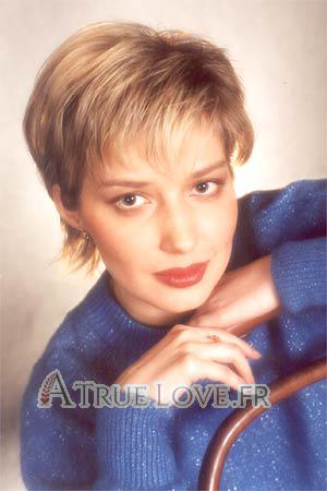 50146 - Svetlana Âge: 27 - Russie