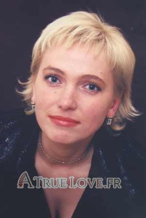 51858 - Alena Âge: 37 - Russie