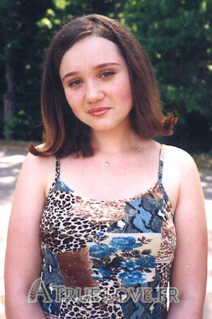 59388 - Elena Âge: 27 - Ukraine