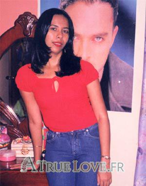 64146 - Yenny Âge: 35 - Colombie