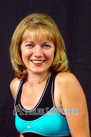 66233 - Oksana Âge: 30 - Russie