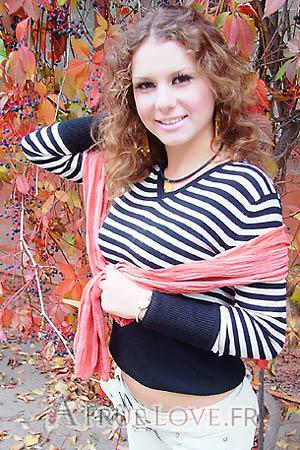 68777 - Liliya Âge: 22 - Ukraine