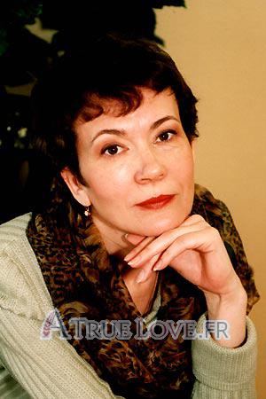 69130 - Svetlana Âge: 44 - Russie