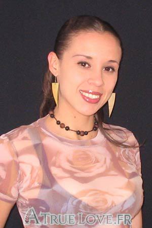 70223 - Lina Âge: 27 - Colombie