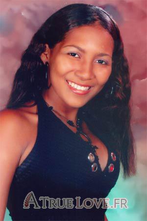 72768 - Johanna Âge: 20 - Colombie