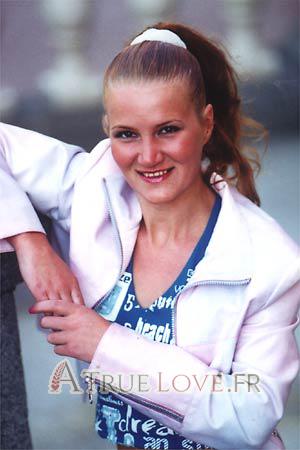 73875 - Elena Âge: 27 - Russie