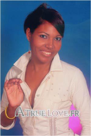 74452 - Juanita Âge: 32 - Colombie