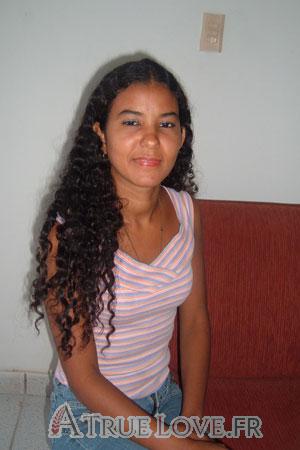 74647 - Indira Âge: 33 - Colombie