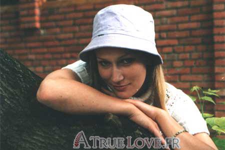 81201 - Svetlana Âge: 25 - Russie