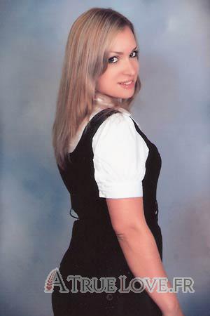 98220 - Lindsay Âge: 29 - Costa Rica